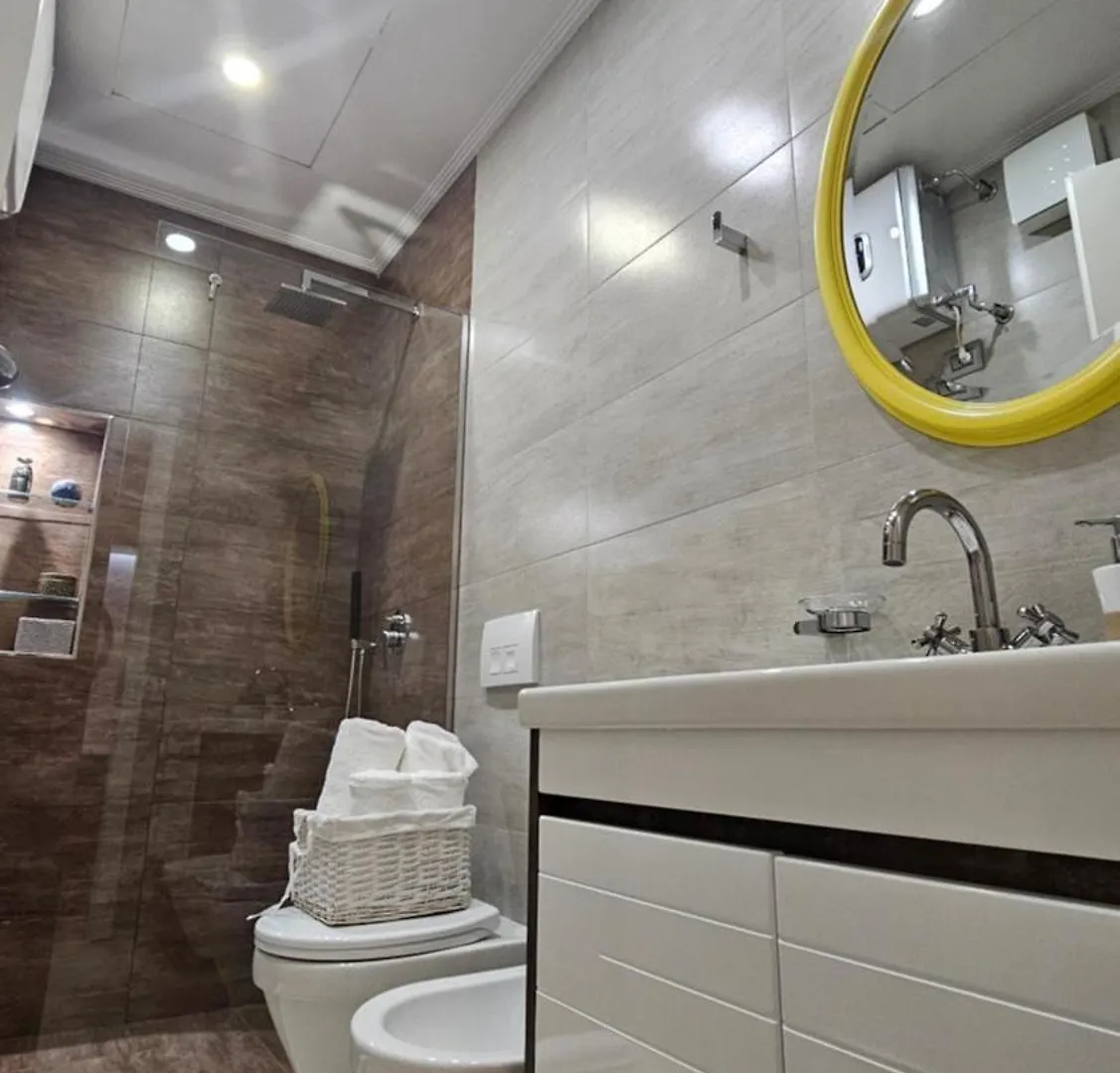 Luxury 2 Bdr Apartment Bathtub & Lake View ティラナ